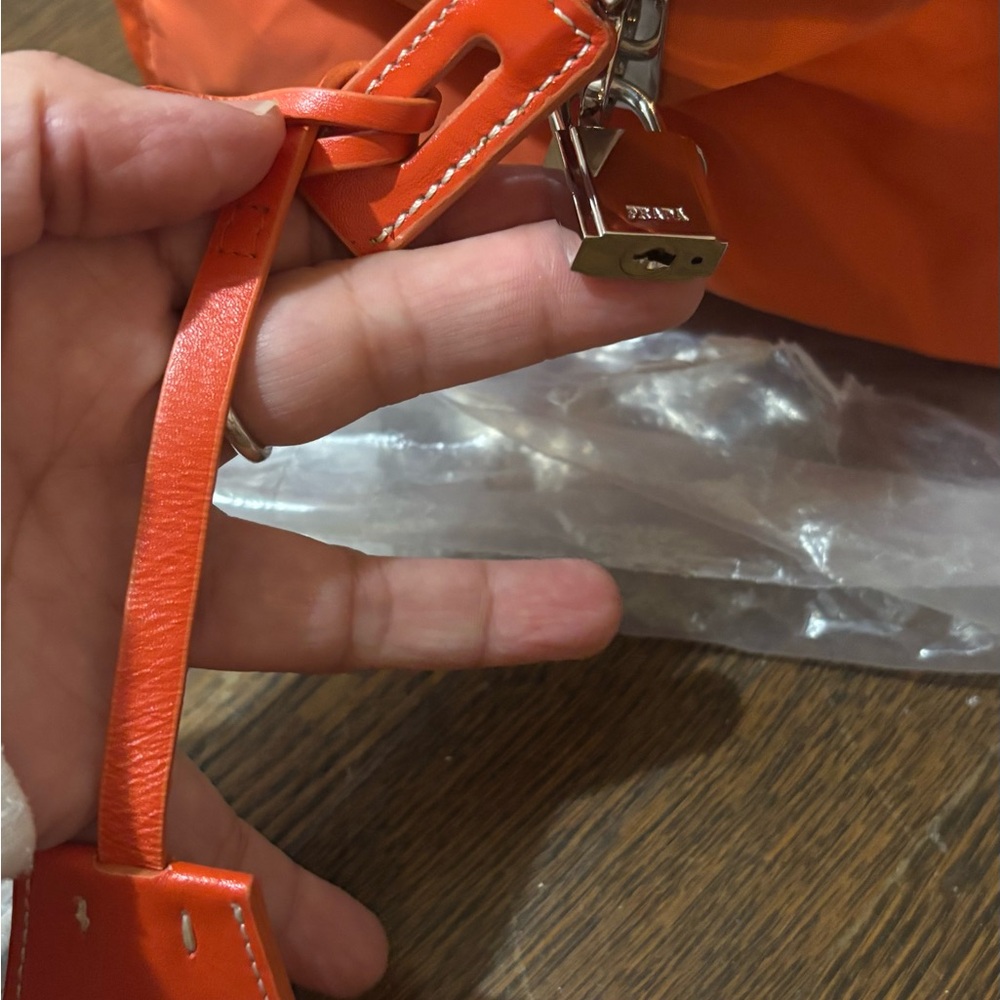 PRADA Semitracolla Vitello Vela Sport Bag - Orange   Authenticity cards included - Picture 4 of 11